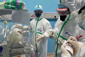 Prima naştere în Spitalul Municipal din Oradea, exclusiv anti-Covid: un băieţel sănătos! S-au înregistrat, însă, încă 2 decese