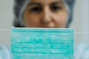 Purtarea măştii devine obligatorie şi la Făget. Un tânăr din zonă a fost depistat cu COVID-19