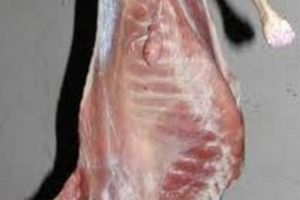 Atenţie, dacă mergi să îţi cumperi miel pentru masa de Paşte! Ce trebuie să treci pe declaraţie