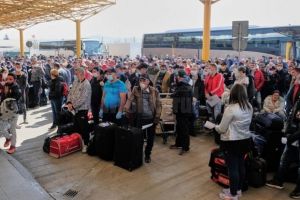 Sute de suceveni s-au înghesuit joi pe Aeroportul din Cluj pentru a pleca la muncă în Germania