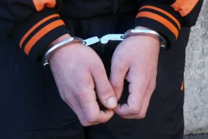 Doi tineri care au violat şi omorât o femeie de 49 de ani au ajuns după gratii