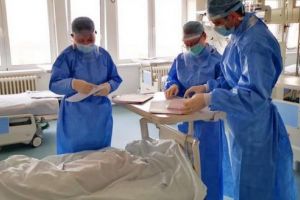 Gest de colegialitate făcut de prof. dr. Theodora Benedek
