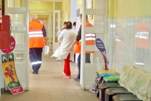 DSP Timiş face anchete epidemiologice în spitalele unde au fost depistate cadre medicale cu COVID-19. Sunt verificate şi stocurile de medicamente