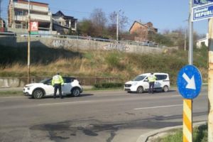VERIFICAŢI, UNUL DIN PATRU CETĂŢENI IA AMENDĂ
