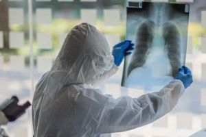 SOLIDARITATE. Medici din Mureş, detaşaţi la un spital cu 20 de cadre infectate cu Covid-19!