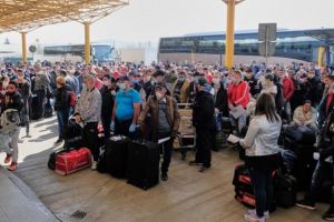 Sute de suceveni s-au înghesuit joi pe Aeroportul din Cluj pentru a pleca la muncă în Germania