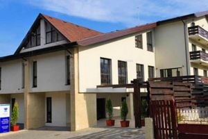 Cabană a Universităţii, pusă la dispoziţia personalului medical de la spitalul din Vatra Dornei
