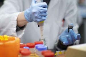 CLARIFICARE. Personalul UMFST care face testări Covid-19, la datorie 7 zile din 7!