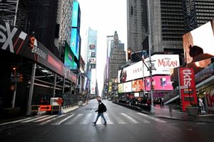 Covid-19: Dezastru la New York, epicentrul epidemiei din SUA. Morţii sunt aruncaţi în gropi comune