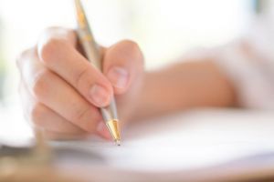 Mesajul emoţionant al unei fetiţe de clasa a 5-a: „Medicii şi asistentele sunt adevăraţii eroi care luptă pentru a salva omenirea”