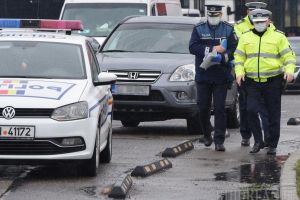 Poliţiştii din Bihor, avertisment de sărbători: Păstraţi distanţa socială. Anul acesta nu mergeţi la cimitir de Paştele Morţilor!