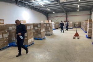 Veste bună: Oradea şi-a mai procurat încă 7 TIR-uri cu echipamente de protecţie anti-Covid, pentru personalul din spitale (FOTO)