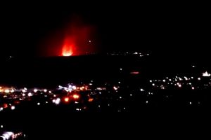 Incendiu violent noaptea trecută: 3 case au ars, probabil din cauza fumatul în locuri neprotejate corespunzător