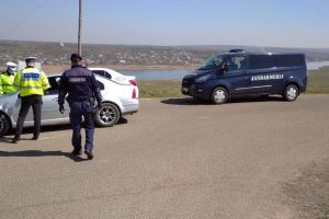 FOTO! Acţiuni în judeţ cu peste 50 de efective. Sute de maşini trase pe dreapta