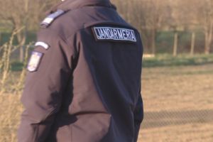 Un jandarm s-a împuşcat în cap, în faţa unui centru de carantină
