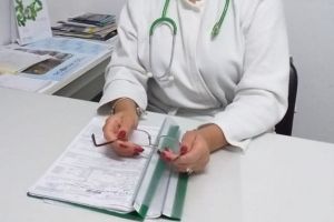 Un medic din Botoşani reacţionează dur la adresa autorităţilor. „Nu mai avem caractere, ci doar bufoni!? Nu mai avem minţi capabile de a construi ceva valoros şi durabil?”