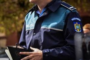 Petrecere cu 15 persoane, intr-un apartament din Ploiesti. 2000 de lei pentru fiecare mesean din partea politistilor