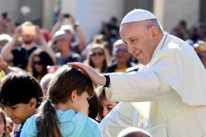 VIDEO – Papa Francisc de Paştele Catolic – ’’Nu vă temeţi, nu cedaţi în faţa fricii: acesta este mesajul speranţei’’