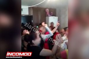 Izolaţi... la chef: Petrecere de logodnă, oprită de poliţişti cu spray-uri lacrimogene