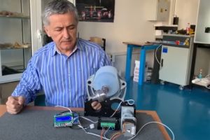O echipă de profesori din Cluj a realizat un ventilator mecanic 3D, ca SOLUȚIE la criza aparaturii necesare pentru pacienţii cu Covid