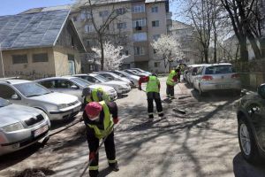 Lucian Harşovschi despre cei care ridică gunoiul, curăţă şi dezinfectează: “Și ...