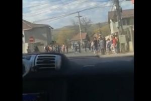 Floreşti. Zeci de oameni au ieşit în stradă VIDEO