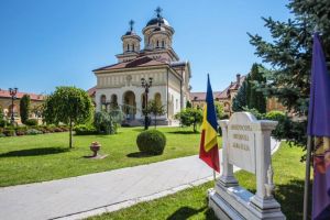 Programul LITURGIC la Catedrala Încoronării din Alba Iulia în Săptămâna Mare şi de Paşte 2020