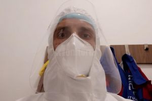 Iulian Ionesi, fotbalistul Bucovinei Rădăuţi, activează ca voluntar la Spitalul Municipal