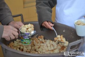 Programul de distribuire a sfintelor „paşti” de la Catedrala Arhiepiscopală din Alba Iulia şi cel din Săptămâna Mare şi cea Luminată