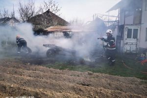 FOTO. Anexă în flăcări, de la jarul din cuptorul de pâine