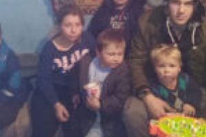 „Nu mai avem bani, nu mai avem mâncare, soţul a rămas fără serviciu!” Strigătul disperat de ajutor al unei familii cu şase copii