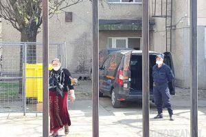 Carantină cu fiţe: Majoritatea „stranierilor” întorşi în ţară sunt minoritari romi, cu comportament şi pretenţii revoltătoare (VIDEO)