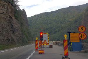 Restricţii de circulaţie marţi pe Valea Oltului – Se asfaltează