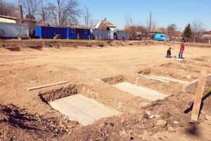 Ritm susţinut la lucrările pentru construirea bazinului de înot din Rădăuţi