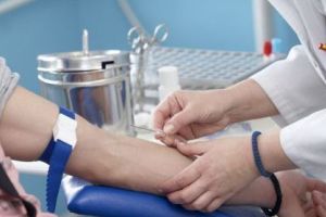 TÂRGOVIȘTE: Donatorii de sânge să fie pregătiţi cu măşti şi mănuşi. Centrul nu le poate oferi