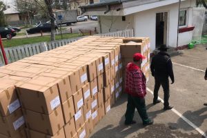 Cristi Barbu a trimis 5.000 de combinezoane la Spitalul Caritas