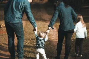 INFO. Putem scoate copii la plimbare? Răspunsul Grupului de Comunicare Strategică