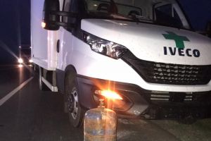 Accident rutier cu pericol de incendiu pe DN2. Grenadă de mână defensivă, scoasă din pământ la Alexeni. Incendiu la Coşereni