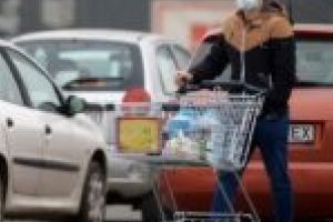 Masca devine obligatorie şi la Făget! În zonă au apărut trei cazuri de infectare cu coronavirus