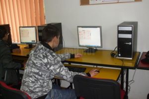 Elevi suceveni de la Palatul Copiilor, concurenţi puternici la concursurile de şah online