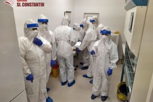 Spitalul Sf. Constantin îşi testează personalul şi pacienţii cu un nou aparat pentru SARS-CoV-2
