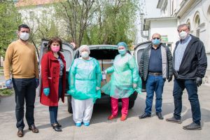 Învăţământul de stat arădean sprijină spitalele în lupta cu coronavirusul