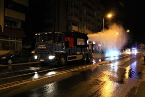 Dezinfectarea Sucevei se face şi în aer, cu un atomizor care elimină bacteriile şi viruşii