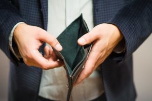 SCRISOARE DESCHISĂ: Prin firmele de partid, românii sunt transformaţi în sclavii Europei