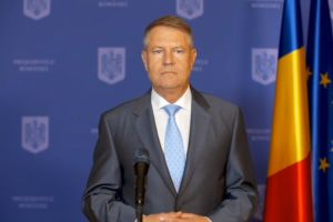 „Staţi acasă! Altfel, după sărbători vom avea înmormântări.”. Preşedintele cere MAI să revină asupra acordului cu Patriarhia