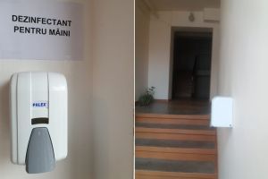 Primăria Sibiu continuă montarea dispozitivelor cu gel dezinfectant la scările de bloc