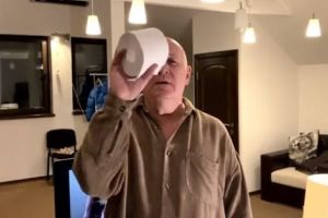 „BALADA HÂRTIEI IGIENICE”, CU ACTORII TEATRULUI AL. DAVILA