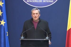 Vela, la loc comanda: Credincioşii nu mai ies din case pentru a primi Paştile, iar poliţiştii nu le vor mai duce Sfânta Lumină (VIDEO)