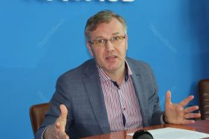 Prefectul: Nu confundaţi bucuria sărbătorilor cu reflexul cumpărăturilor masive, apar consecinţe nedorite