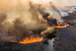 Incendiul de la Cernobîl. ANM anunţă direcţia, în perioada următoare, a norului de fum